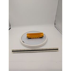 Union Pacific HO Scale Triple Hopper Car UP 62040 Yellow Rolling Stock